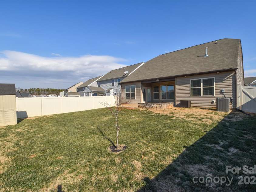 152 Suggs Mill Drive, Mooresville, NC 28115.  MLS# CAR4217708, YatesRealty ID 578. 