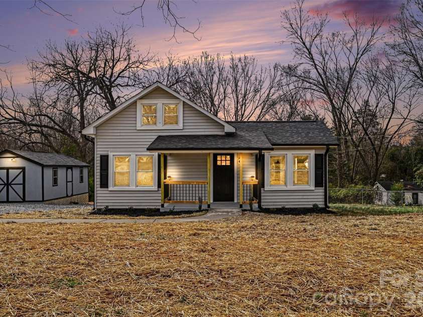 1010 Kentucky Street, Kannapolis, NC 28083.  MLS# CAR4352987, YatesRealty ID 5780. 