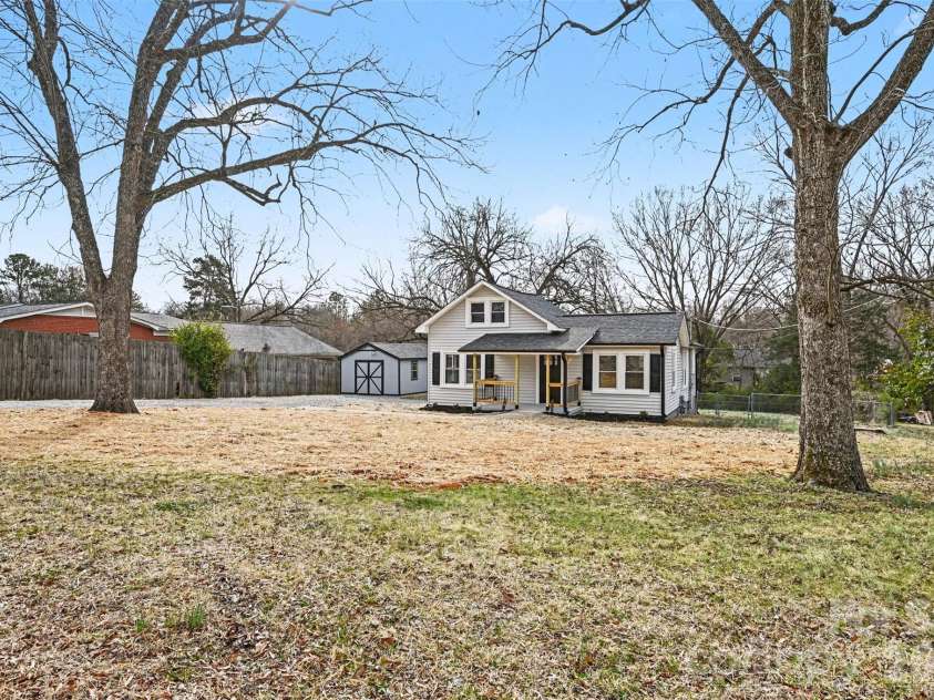 1010 Kentucky Street, Kannapolis, NC 28083.  MLS# CAR4352987, YatesRealty ID 5780. 