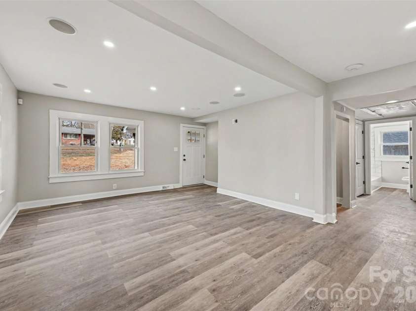 1010 Kentucky Street, Kannapolis, NC 28083.  MLS# CAR4352987, YatesRealty ID 5780. 