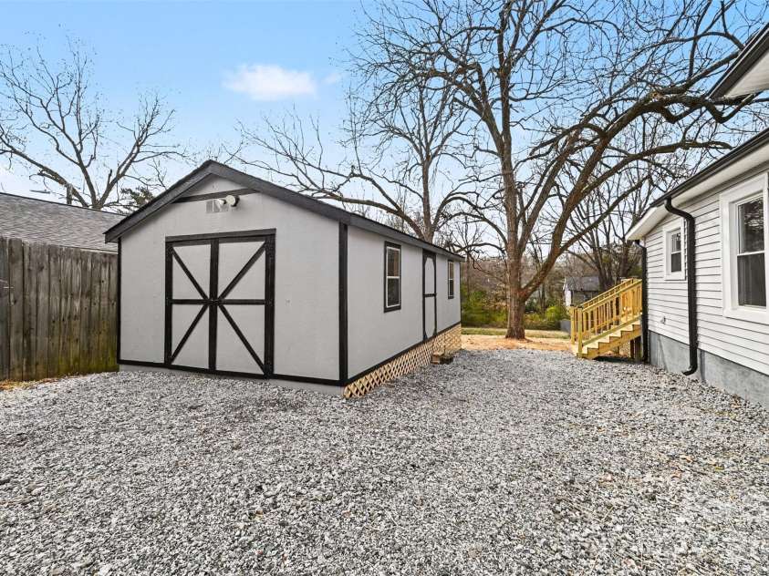 1010 Kentucky Street, Kannapolis, NC 28083.  MLS# CAR4352987, YatesRealty ID 5780. 