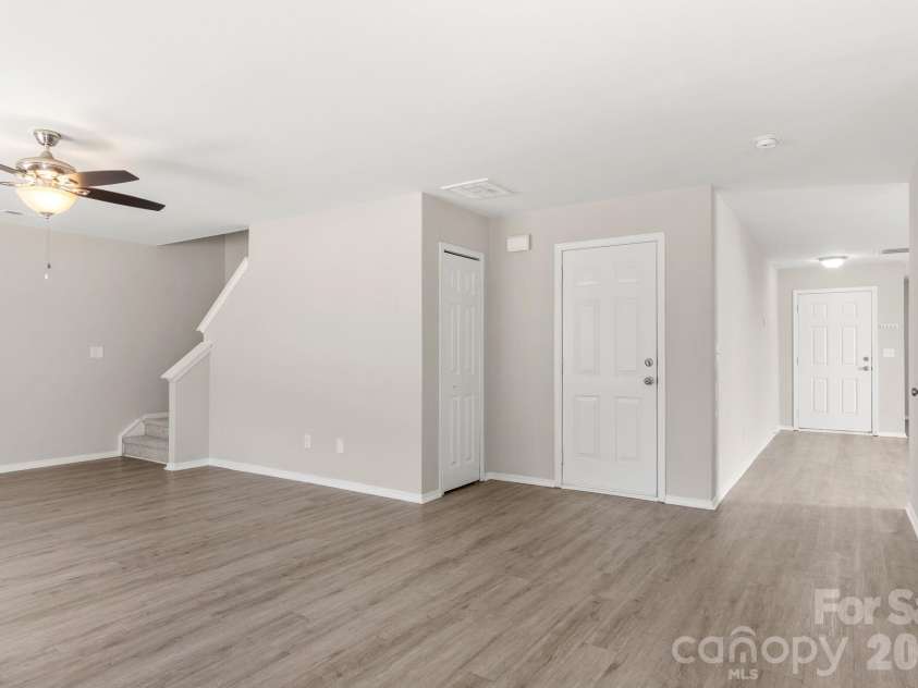 12028 Red Leaf Drive, Charlotte, NC 28215.  MLS# CAR4434312, YatesRealty ID 57804. 