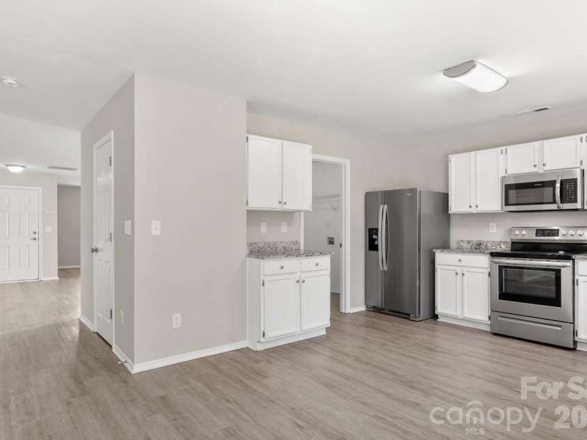 12028 Red Leaf Drive, Charlotte, NC 28215.  MLS# CAR4434312, YatesRealty ID 57804. 