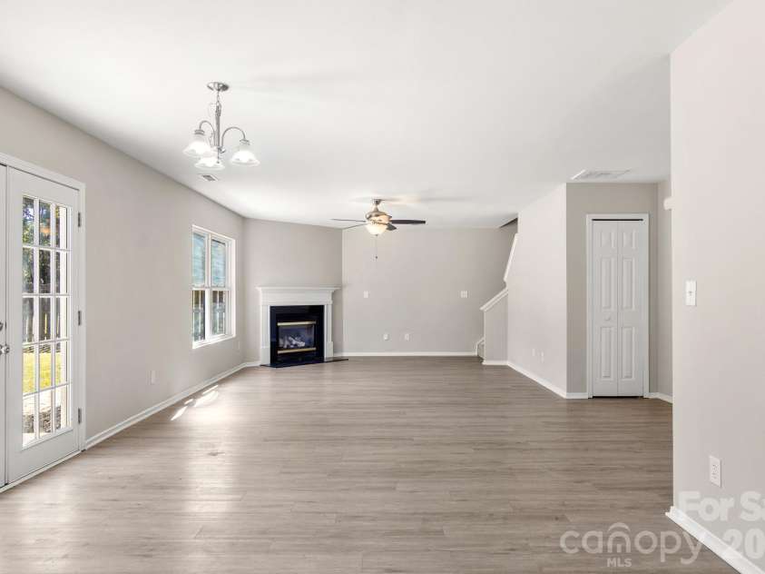 12028 Red Leaf Drive, Charlotte, NC 28215.  MLS# CAR4434312, YatesRealty ID 57804. 