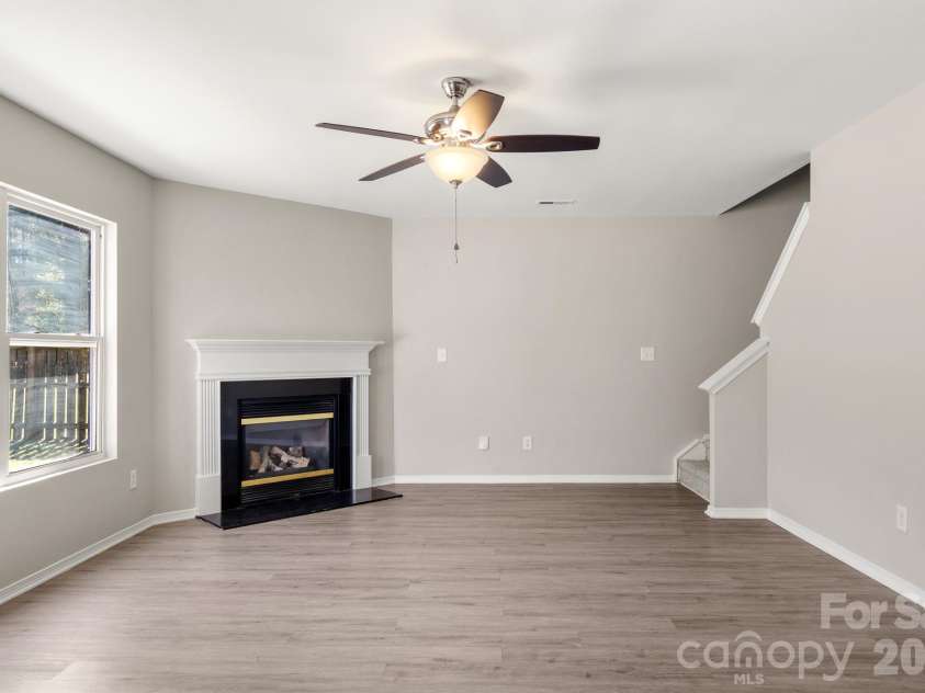12028 Red Leaf Drive, Charlotte, NC 28215.  MLS# CAR4434312, YatesRealty ID 57804. 