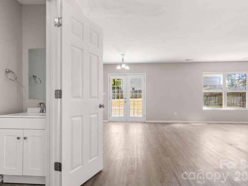 12028 Red Leaf Drive, Charlotte, NC 28215.  MLS# CAR4434312, YatesRealty ID 57804. 