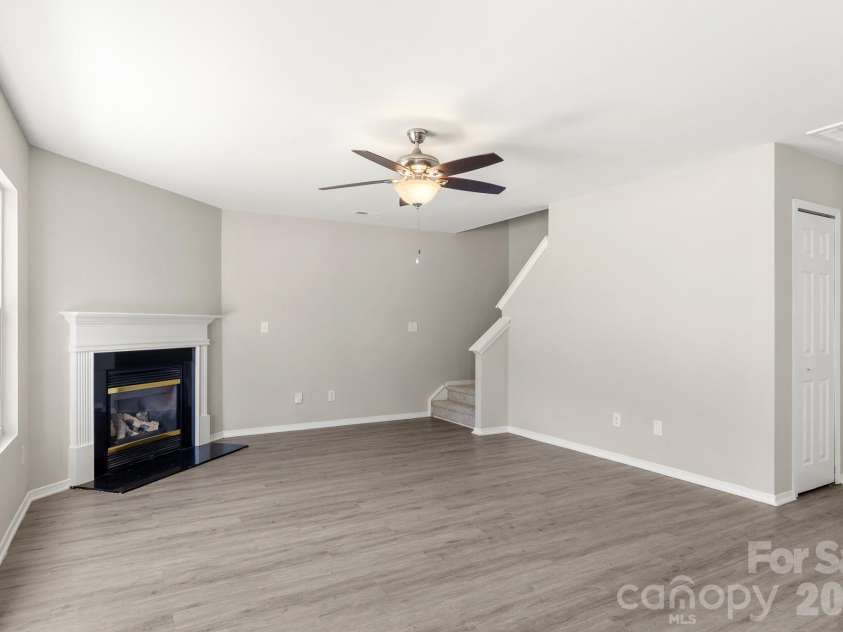 12028 Red Leaf Drive, Charlotte, NC 28215.  MLS# CAR4434312, YatesRealty ID 57804. 