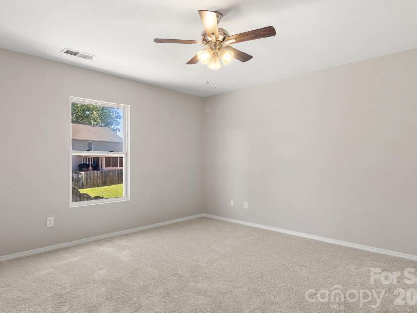 12028 Red Leaf Drive, Charlotte, NC 28215.  MLS# CAR4434312, YatesRealty ID 57804. 