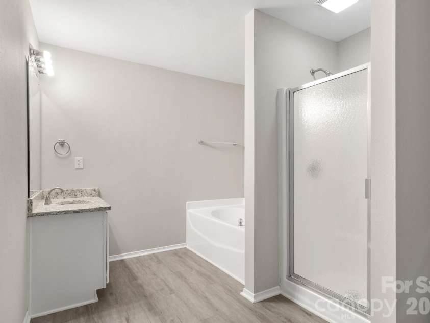 12028 Red Leaf Drive, Charlotte, NC 28215.  MLS# CAR4434312, YatesRealty ID 57804. 