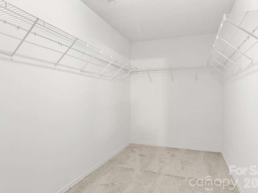 12028 Red Leaf Drive, Charlotte, NC 28215.  MLS# CAR4434312, YatesRealty ID 57804. 