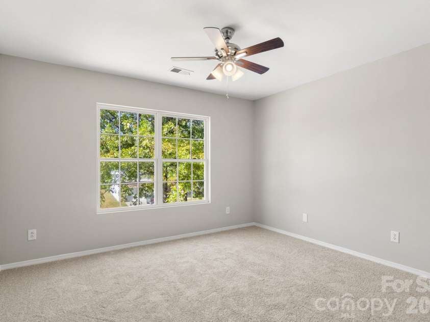 12028 Red Leaf Drive, Charlotte, NC 28215.  MLS# CAR4434312, YatesRealty ID 57804. 