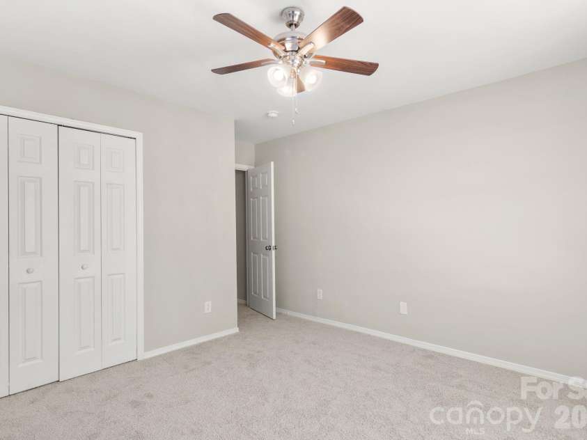 12028 Red Leaf Drive, Charlotte, NC 28215.  MLS# CAR4434312, YatesRealty ID 57804. 