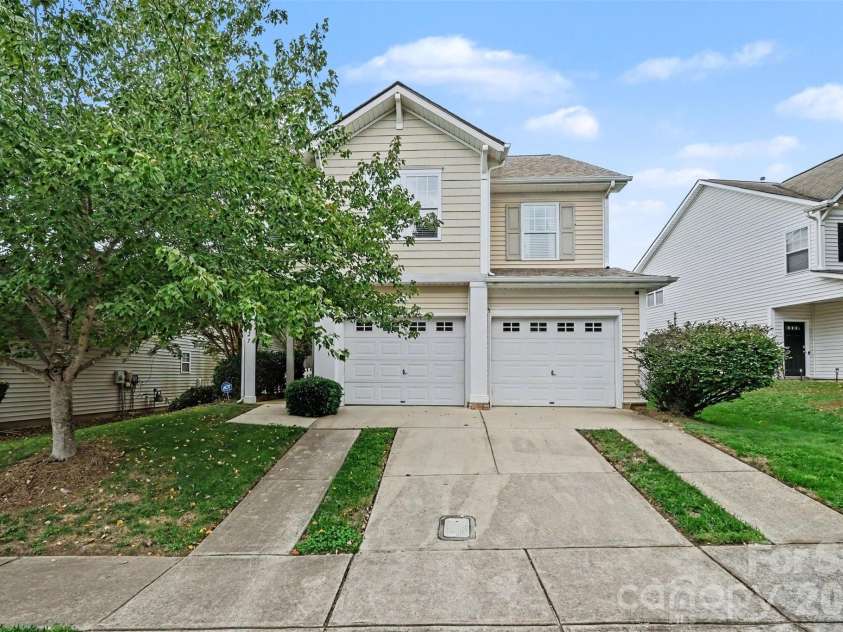 1727 Crabapple Tree Lane, Charlotte, NC 28214.  MLS# CAR4434813, YatesRealty ID 57807. 