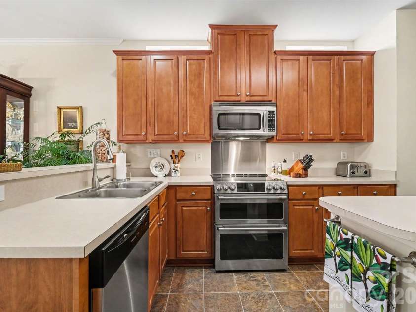 1727 Crabapple Tree Lane, Charlotte, NC 28214.  MLS# CAR4434813, YatesRealty ID 57807. 