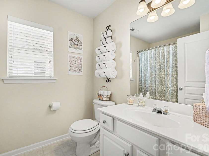 1727 Crabapple Tree Lane, Charlotte, NC 28214.  MLS# CAR4434813, YatesRealty ID 57807. 