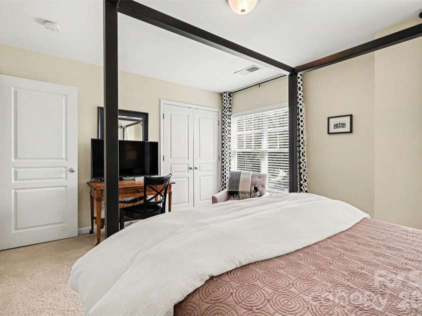 1727 Crabapple Tree Lane, Charlotte, NC 28214.  MLS# CAR4434813, YatesRealty ID 57807. 