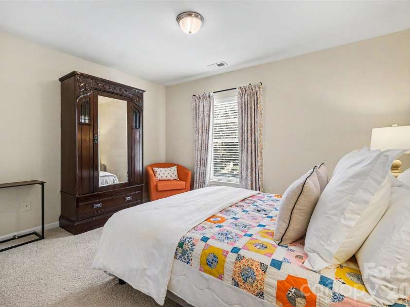 1727 Crabapple Tree Lane, Charlotte, NC 28214.  MLS# CAR4434813, YatesRealty ID 57807. 