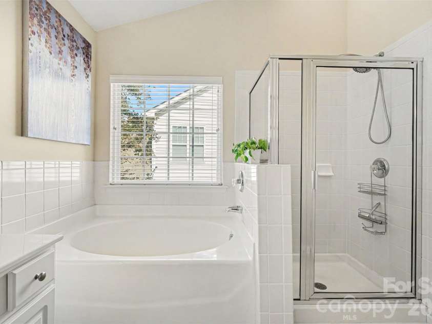 1727 Crabapple Tree Lane, Charlotte, NC 28214.  MLS# CAR4434813, YatesRealty ID 57807. 