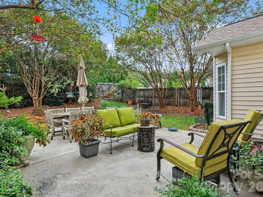 1727 Crabapple Tree Lane, Charlotte, NC 28214.  MLS# CAR4434813, YatesRealty ID 57807. 