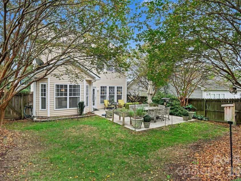 1727 Crabapple Tree Lane, Charlotte, NC 28214.  MLS# CAR4434813, YatesRealty ID 57807. 
