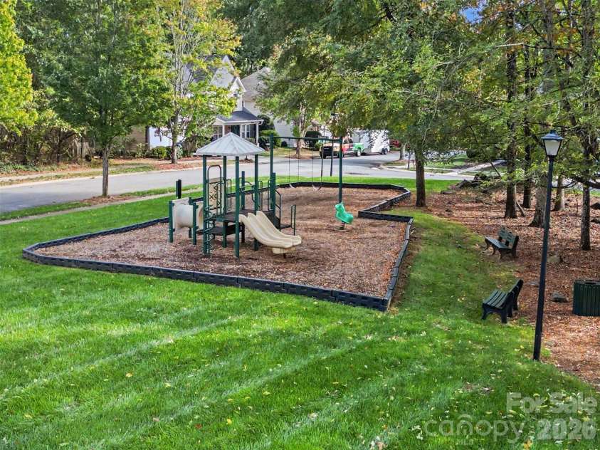 1727 Crabapple Tree Lane, Charlotte, NC 28214.  MLS# CAR4434813, YatesRealty ID 57807. 