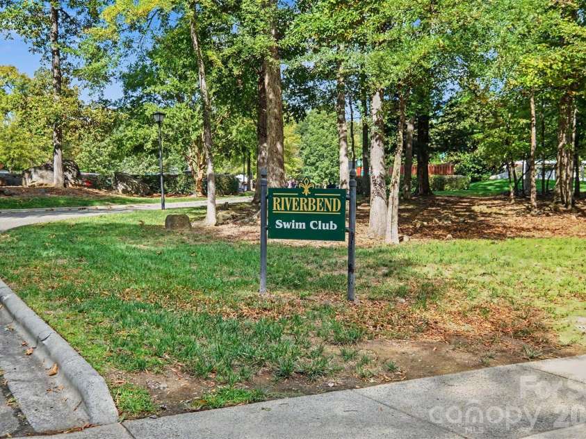 1727 Crabapple Tree Lane, Charlotte, NC 28214.  MLS# CAR4434813, YatesRealty ID 57807. 