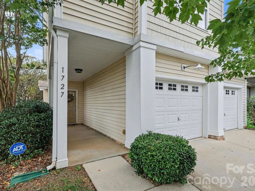 1727 Crabapple Tree Lane, Charlotte, NC 28214.  MLS# CAR4434813, YatesRealty ID 57807. 