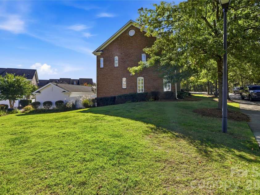 16918 Summers Walk Boulevard, Davidson, NC 28036.  MLS# CAR4436252, YatesRealty ID 57810. 