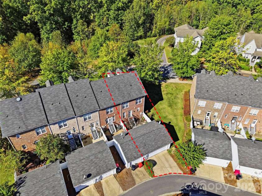 16918 Summers Walk Boulevard, Davidson, NC 28036.  MLS# CAR4436252, YatesRealty ID 57810. 