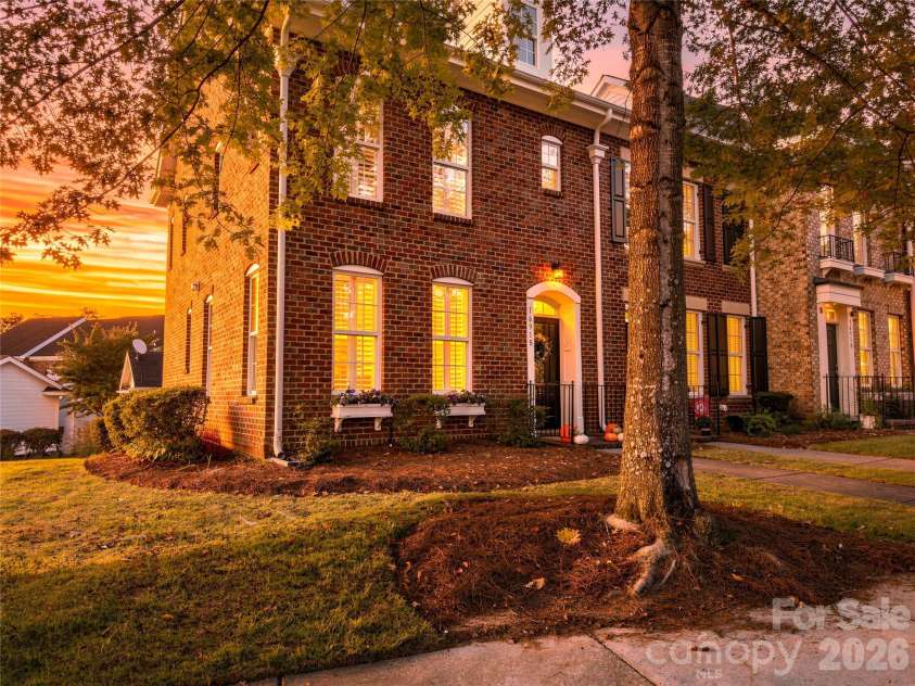 16918 Summers Walk Boulevard, Davidson, NC 28036.  MLS# CAR4436252, YatesRealty ID 57810. 