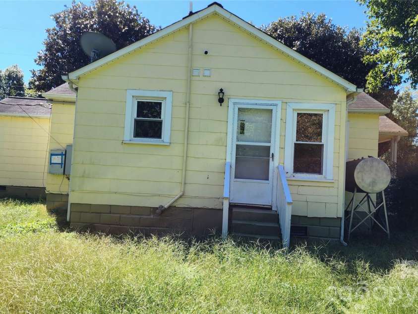 155 Hayes Avenue, Hudson, NC 28638.  MLS# CAR4433605, YatesRealty ID 57813. 