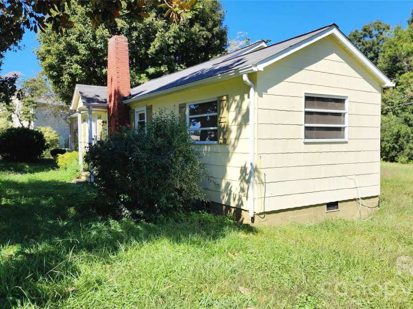 155 Hayes Avenue, Hudson, NC 28638.  MLS# CAR4433605, YatesRealty ID 57813. 