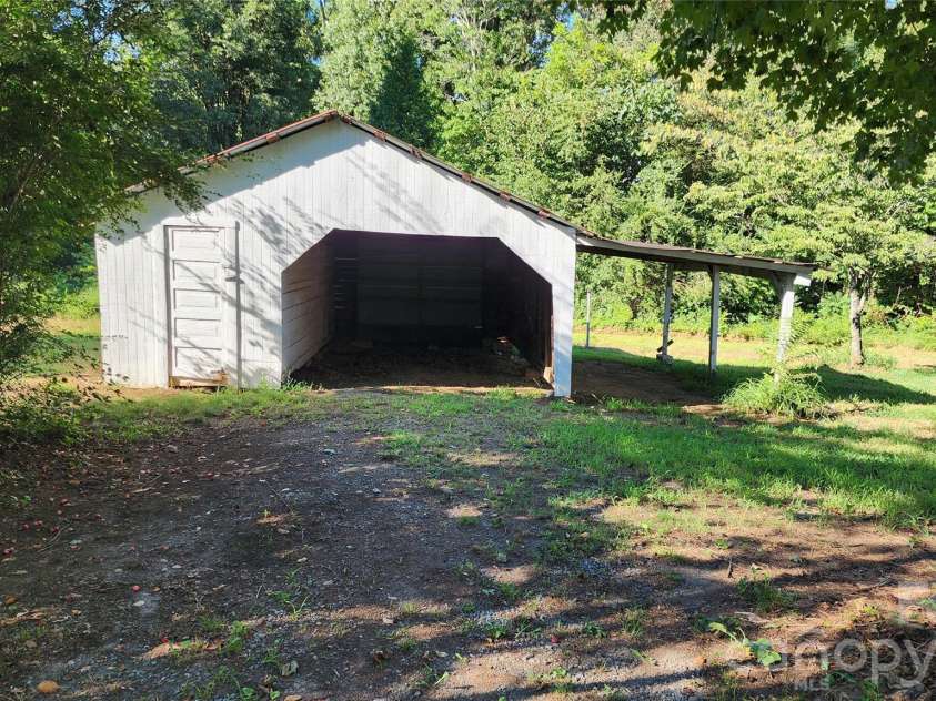 155 Hayes Avenue, Hudson, NC 28638.  MLS# CAR4433605, YatesRealty ID 57813. 