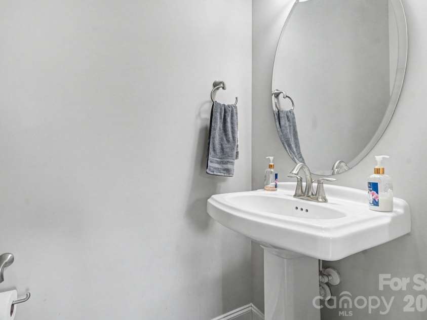3013 Bonterra Boulevard, Indian Trail, NC 28079.  MLS# CAR4435336, YatesRealty ID 57815. Half Bath