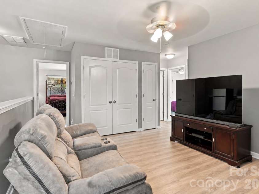 11228 Deer Chase Lane, Charlotte, NC 28262.  MLS# CAR4432965, YatesRealty ID 57819. 