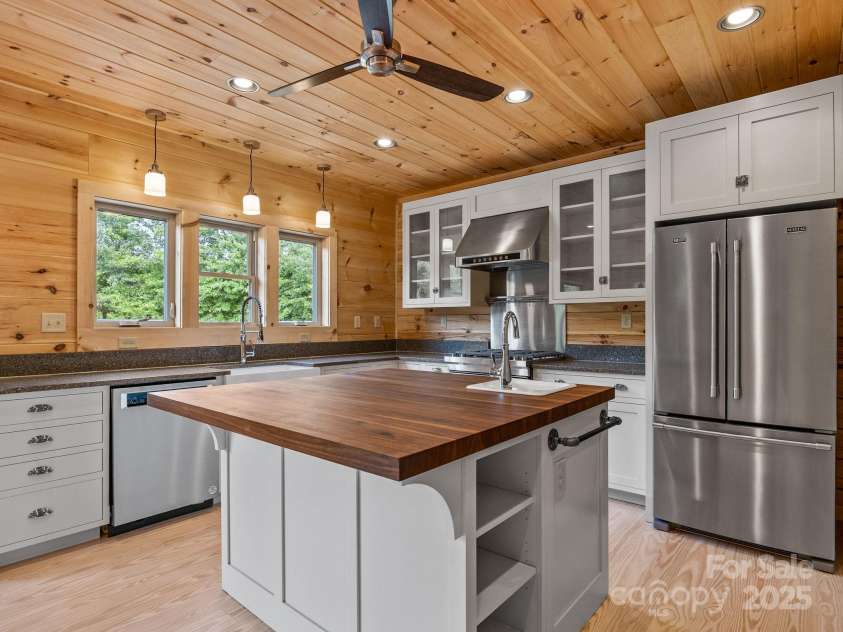 185 Robinson Acres Lane, Rutherfordton, NC 28139.  MLS# CAR4305665, YatesRealty ID 5782. 