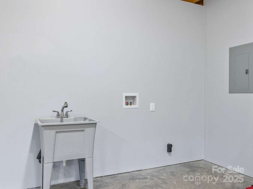 185 Robinson Acres Lane, Rutherfordton, NC 28139.  MLS# CAR4305665, YatesRealty ID 5782. 