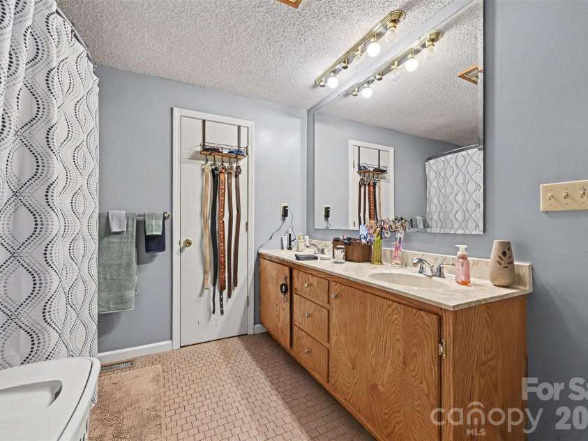 2040 Providence Church Road, Salisbury, NC 28146.  MLS# CAR4403254, YatesRealty ID 57821. Master with ensuite bath 2