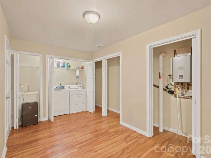 610 Alpine Way, Todd, NC 28684.  MLS# CAR4435766, YatesRealty ID 57824. Basement Laundry 2