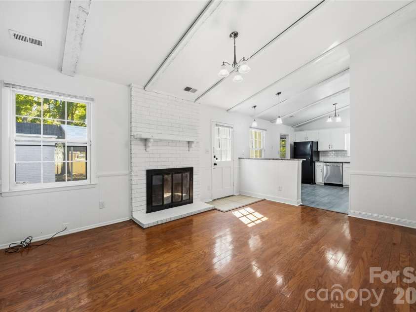 6500 Woodfield Drive, Charlotte, NC 28215.  MLS# CAR4426679, YatesRealty ID 57827. 