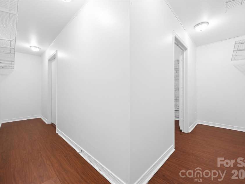 6500 Woodfield Drive, Charlotte, NC 28215.  MLS# CAR4426679, YatesRealty ID 57827. 