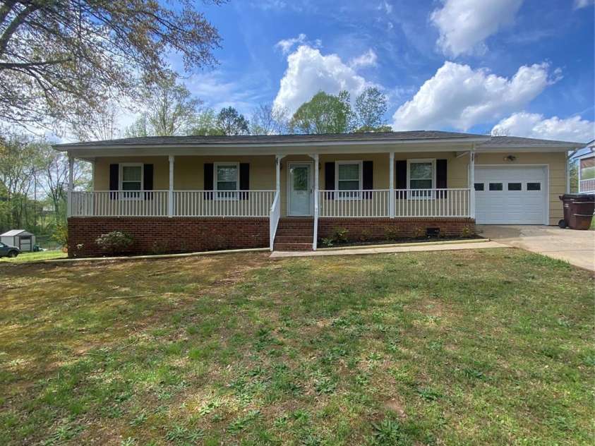 201 Glenwood Drive, Blacksburg, SC 29702.  MLS# CAR4246065, YatesRealty ID 5783. 