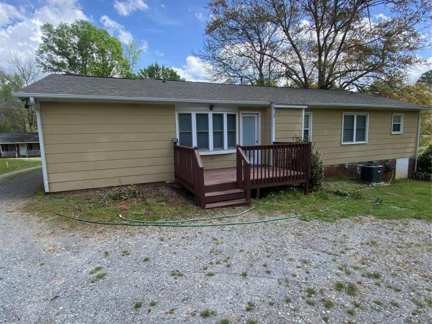 201 Glenwood Drive, Blacksburg, SC 29702.  MLS# CAR4246065, YatesRealty ID 5783. 