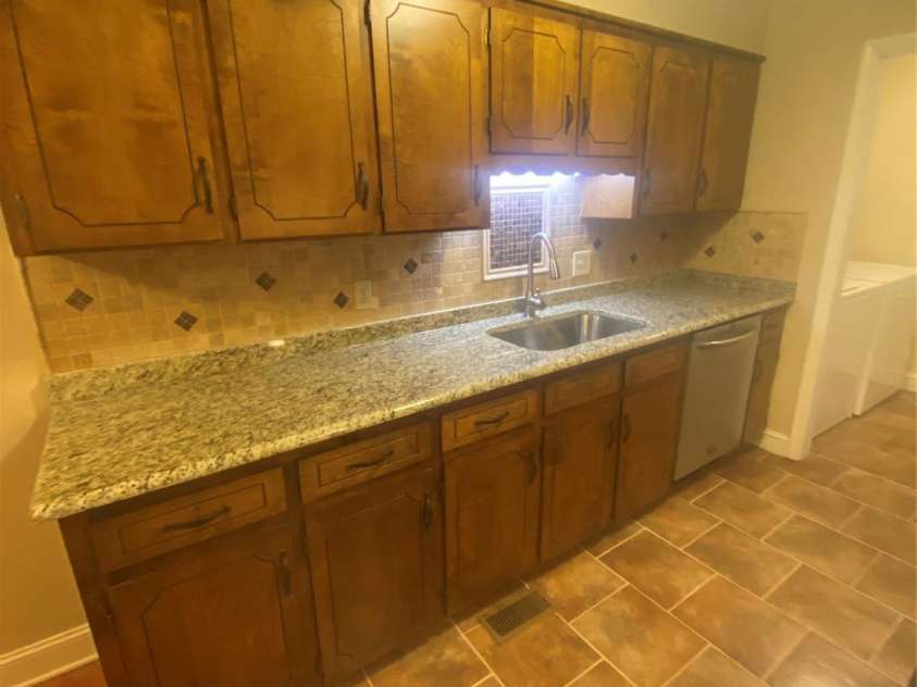 201 Glenwood Drive, Blacksburg, SC 29702.  MLS# CAR4246065, YatesRealty ID 5783. 