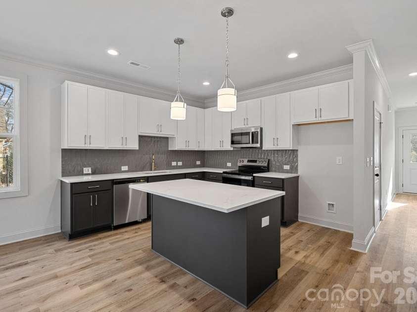 4420 Northaven Drive, Charlotte, NC 28206.  MLS# CAR4341032, YatesRealty ID 5783. 