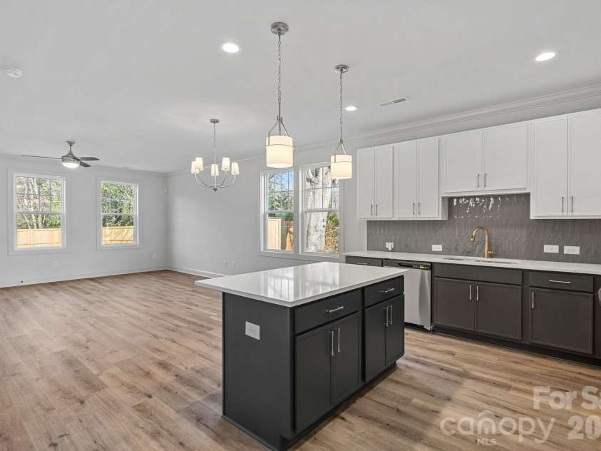 4420 Northaven Drive, Charlotte, NC 28206.  MLS# CAR4341032, YatesRealty ID 5783. 
