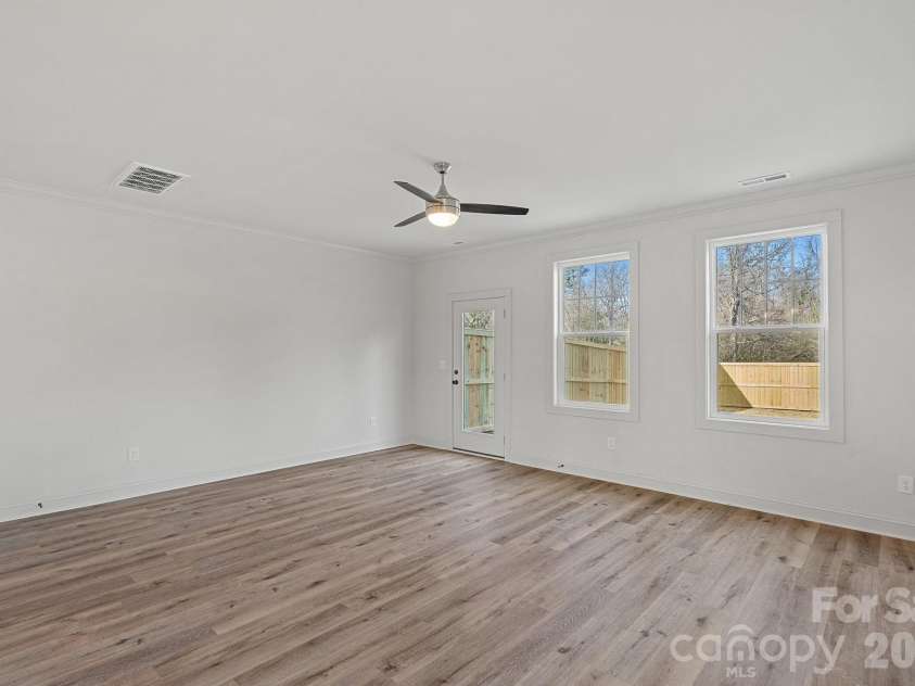 4420 Northaven Drive, Charlotte, NC 28206.  MLS# CAR4341032, YatesRealty ID 5783. 