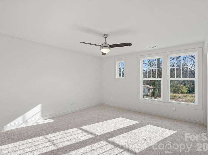 4420 Northaven Drive, Charlotte, NC 28206.  MLS# CAR4341032, YatesRealty ID 5783. 