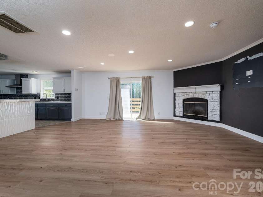417 Pinnacle Road, Kings Mountain, NC 28086.  MLS# CAR4436311, YatesRealty ID 57832. 