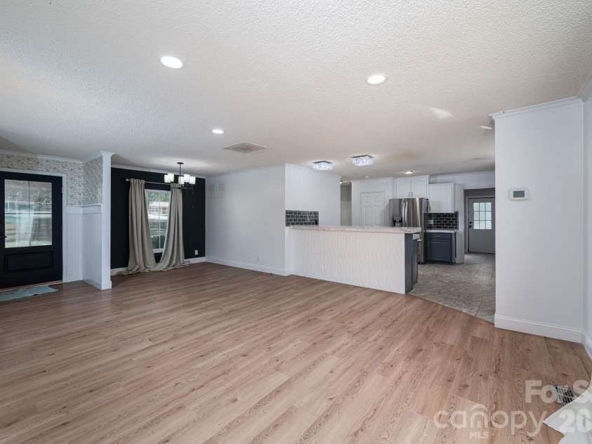 417 Pinnacle Road, Kings Mountain, NC 28086.  MLS# CAR4436311, YatesRealty ID 57832. 